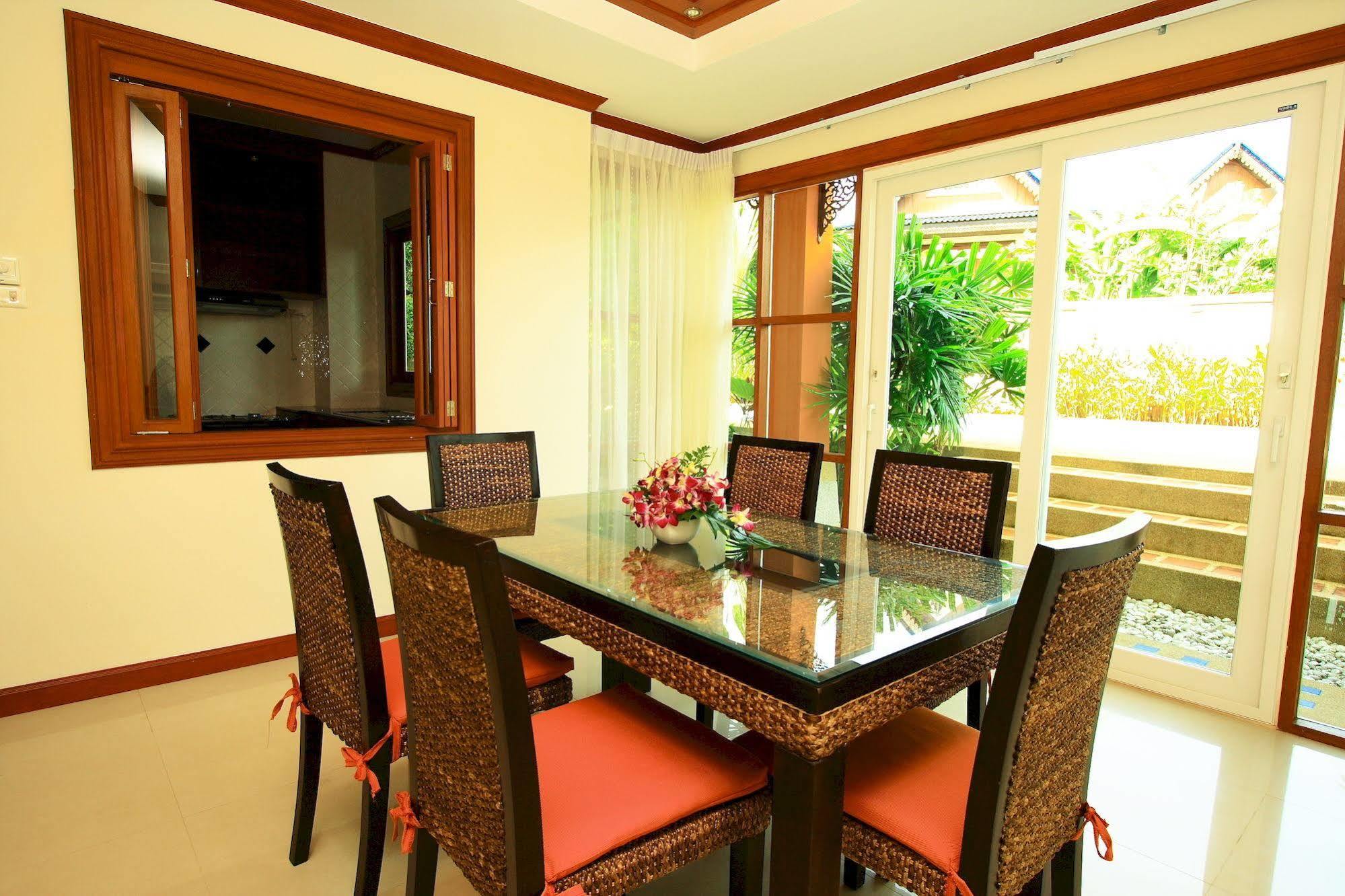 Oyo 626 The Chalet Phuket Resort Panwa Beach Exterior foto