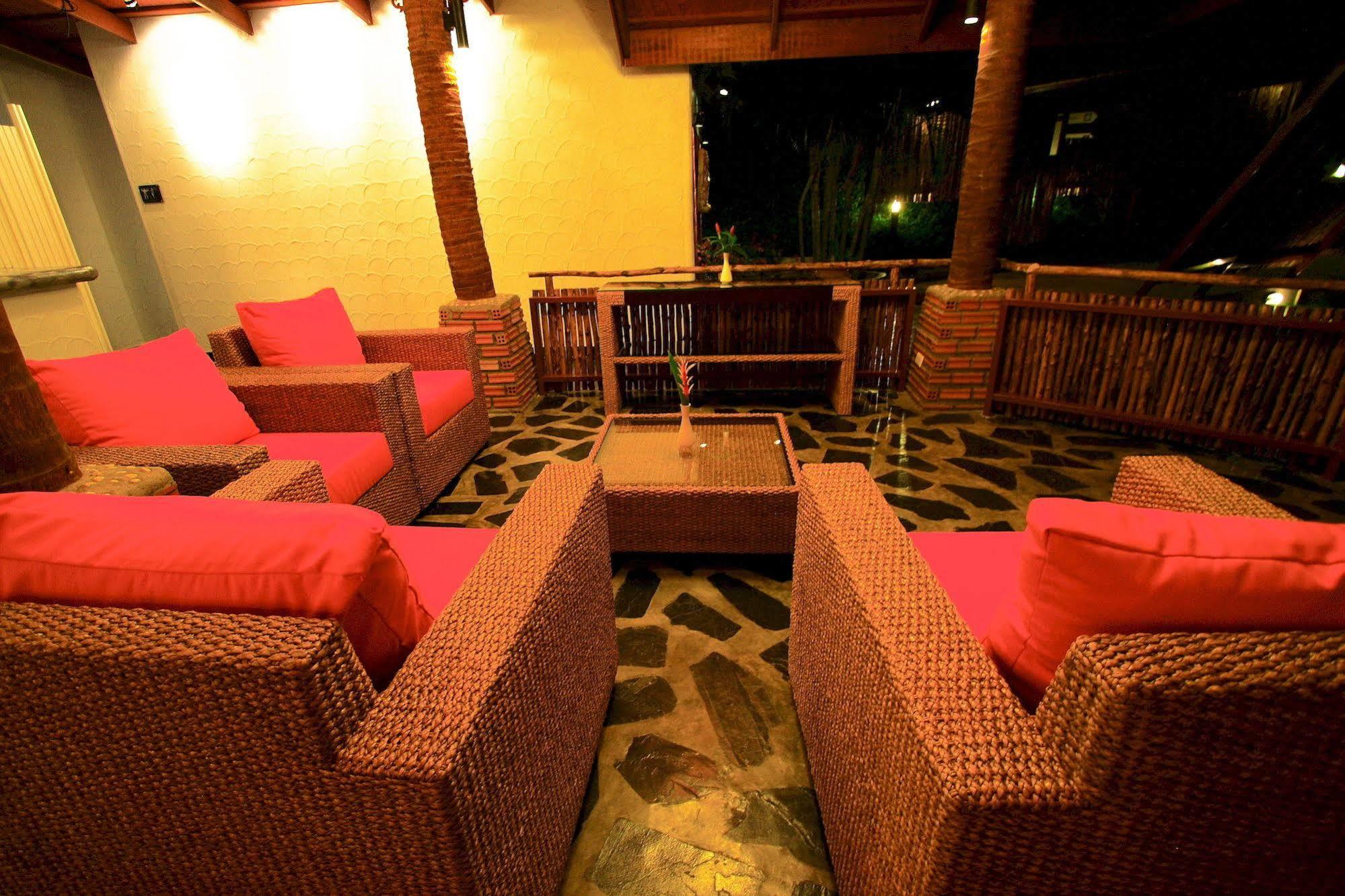 Oyo 626 The Chalet Phuket Resort Panwa Beach Exterior foto